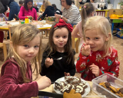 Setkání s rodiči při adventních dílničkách a vystoupení dětí